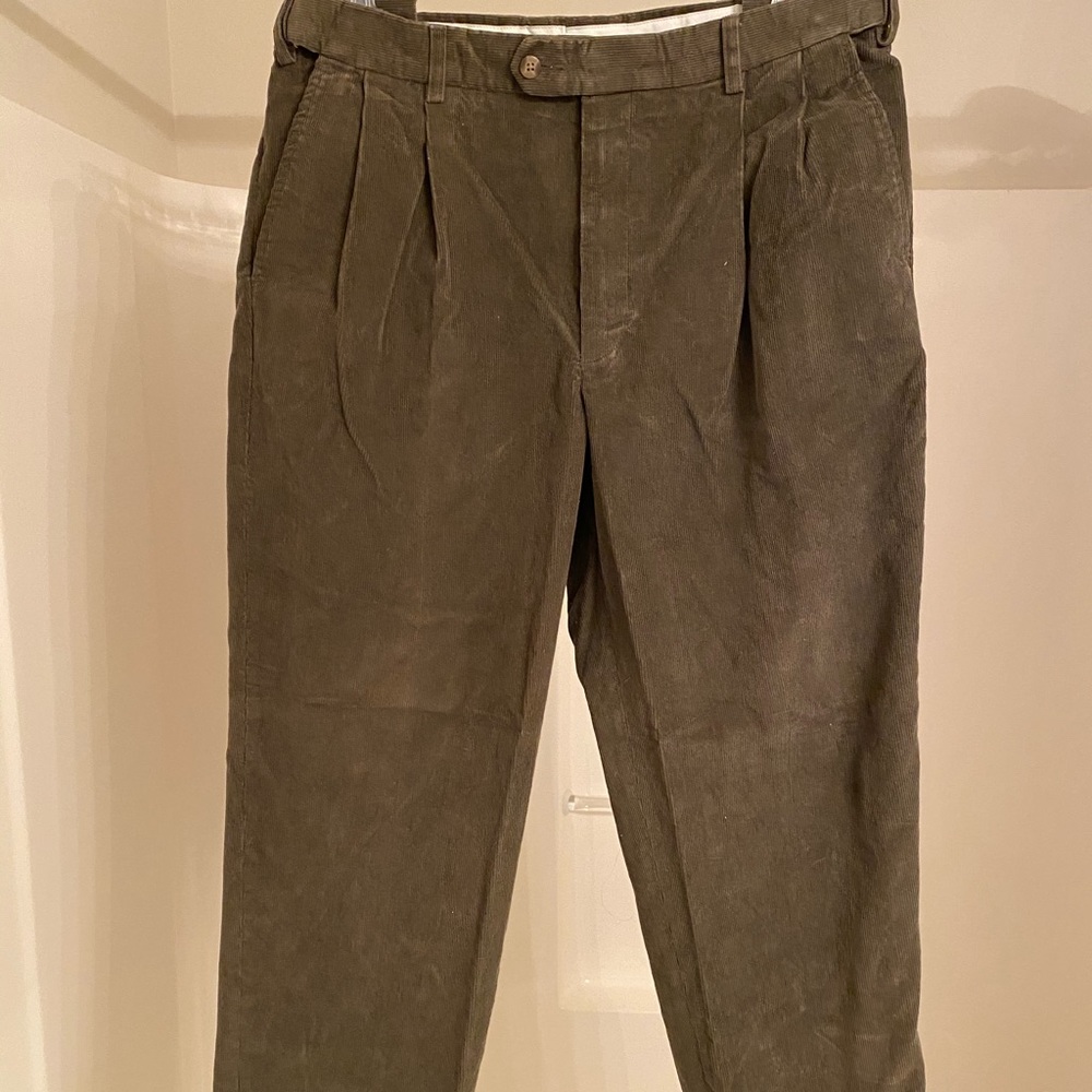 Men’s Van Heusen corduroy pants